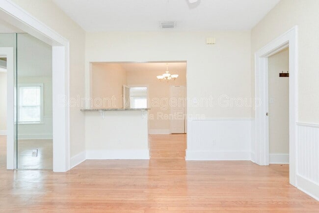 Building Photo - 1313 Buckingham Rd