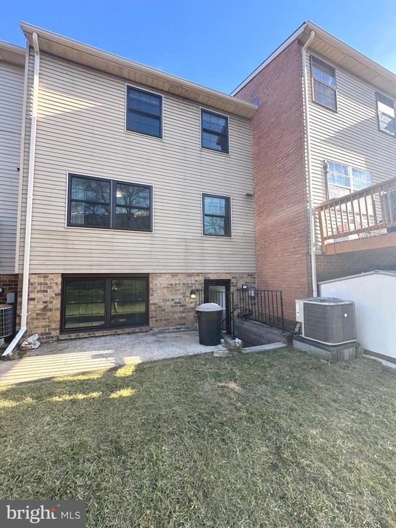 Building Photo - 4826 Grand Bend Dr