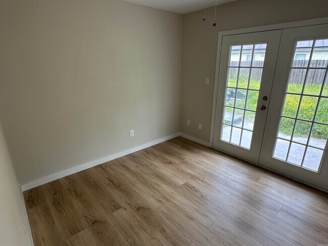 Building Photo - 216 Spring Branch Dr