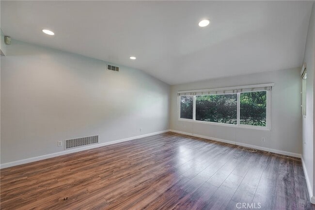 Building Photo - 3202 Belvedere Dr