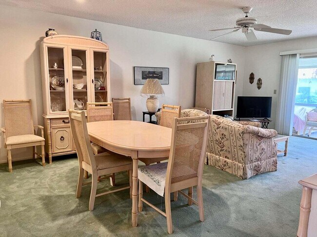 Building Photo - 135 Amherst Ln