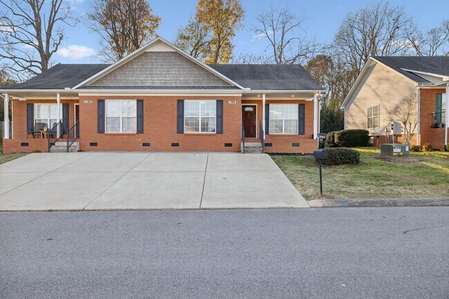 Primary Photo - 730 Cobblestone Dr
