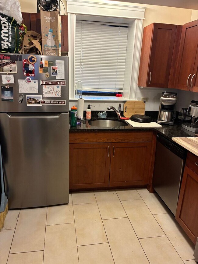 Building Photo - Bright 1 Bedroom in Allston • Amazing Price • Available 2/1/2026