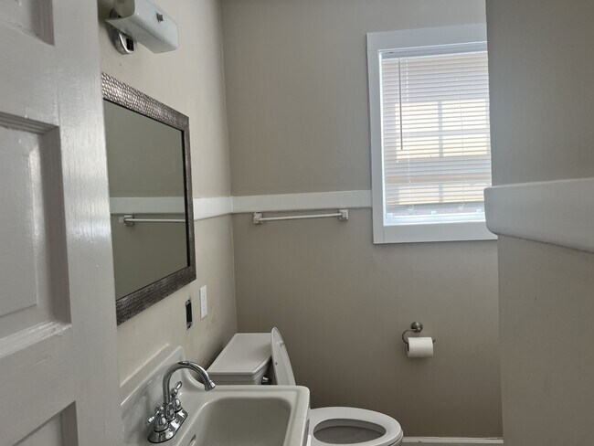 Building Photo - 2708 Avenue V