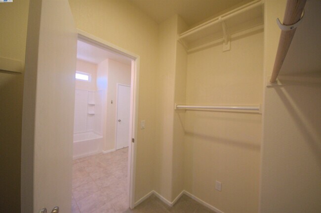 Building Photo - 549 Chaparral Loop