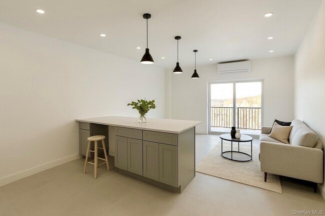 Building Photo - 356-370 Bayview Ave