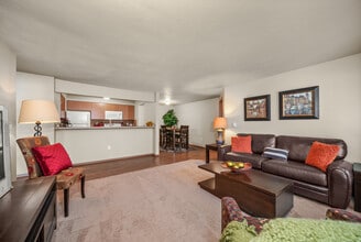 Building Photo - Rock Creek