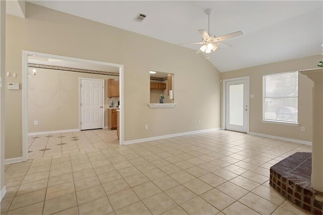 Building Photo - 370 Lenwood Dr