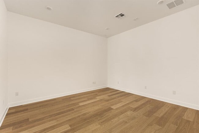 Building Photo - 2132 Cavara Cv