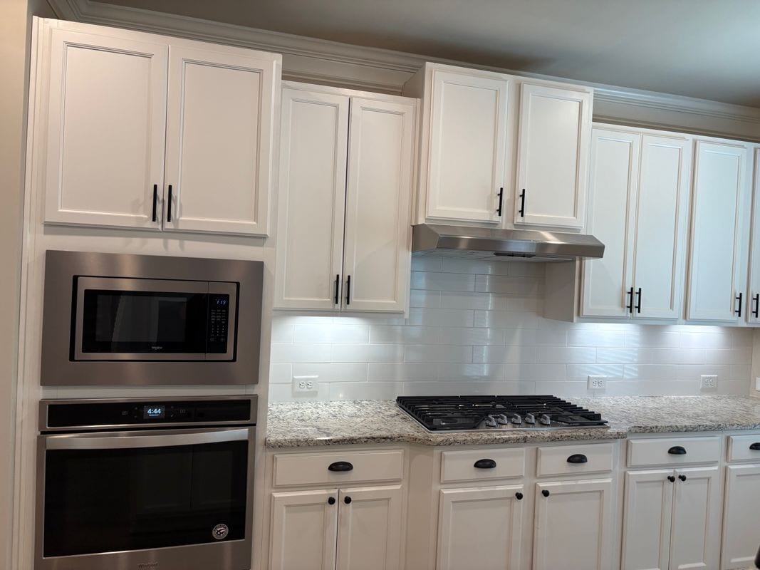 Building Photo - 18 Dorothy Ln