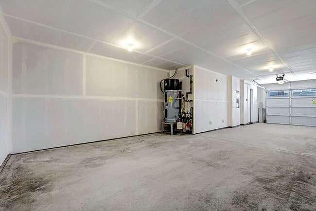 Building Photo - New Modern 2BD/2.5BTH Townhome for Lease in Lynnwood - Small Pet Friendly!