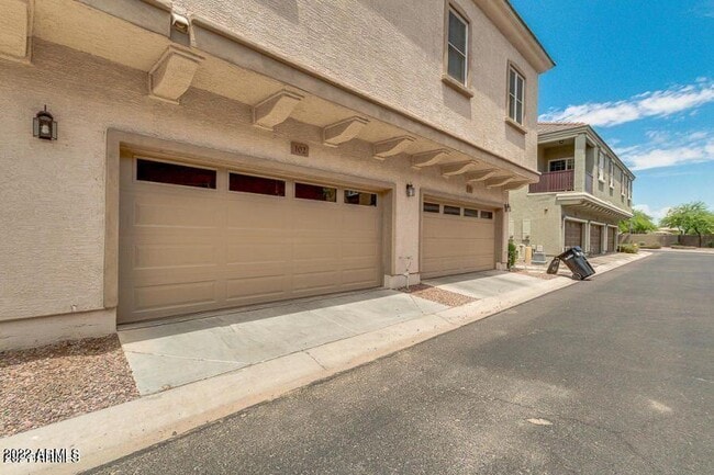 Building Photo - 4750 E Thunderheart Trail