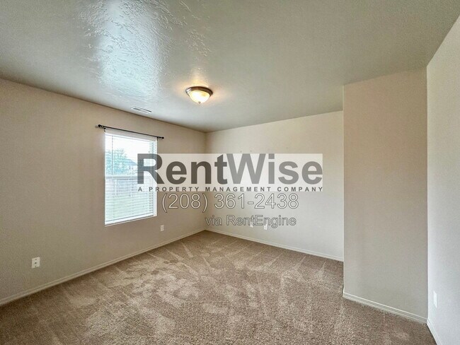 Building Photo - 119 E Walcott Lake Dr