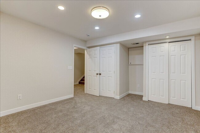 Building Photo - Stunning 5-Bedroom Home in Desirable McKay Landing – Available Now!