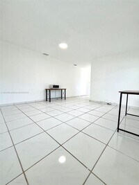 Building Photo - 1666 NE 183rd St
