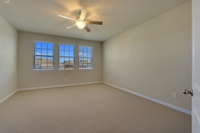 Building Photo - 7616 Redondo Dr