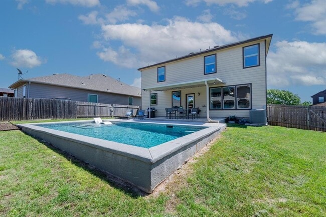 Building Photo - 5812 Pescia St