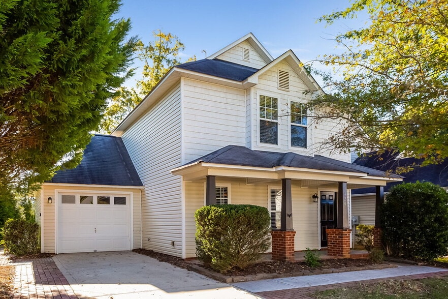 Building Photo - 420 Amir Cir