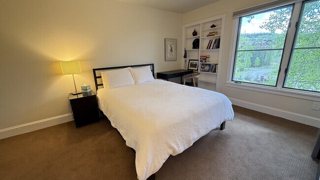 Building Photo - 113 Lost Creek Ln