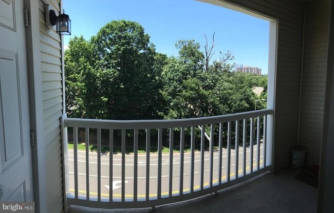 Building Photo - 4561 Strutfield Ln