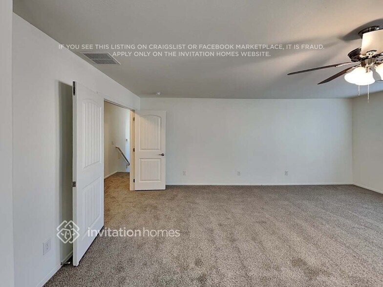 Building Photo - 1265 E Palomino Way