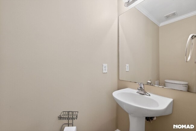 Building Photo - 6319 Sweetbay Dr