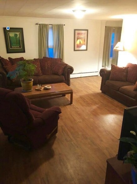 Building Photo - 19.5 Hanson