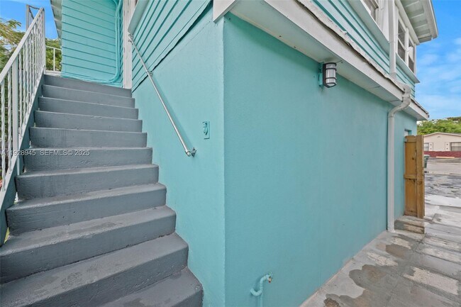 Building Photo - 766 NW 42nd St