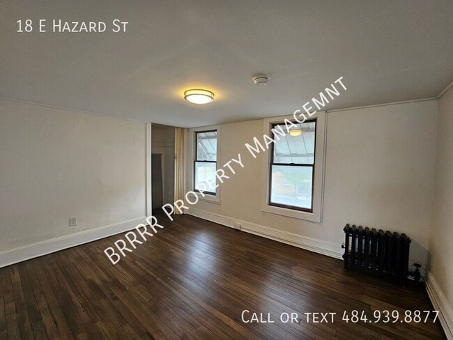 Building Photo - 18 E Hazard St