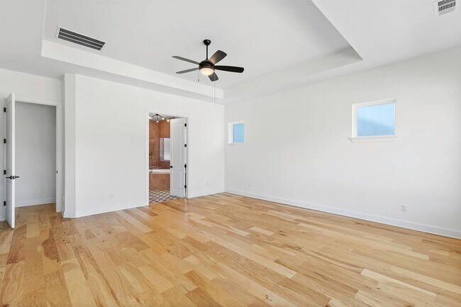 Building Photo - 151 Starfire Dr