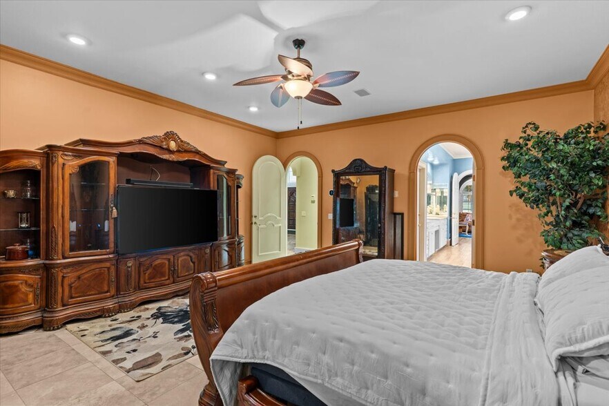 Building Photo - 200 Asphodel Dr