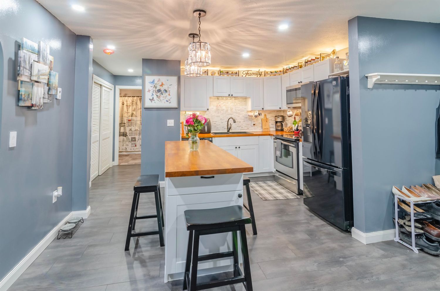 Building Photo - 5 Timberwood Dr