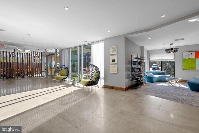 Building Photo - 145 Riverhaven Dr