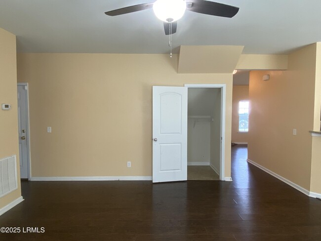 Building Photo - 204 Mission Way