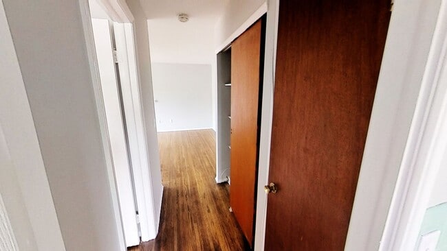 Building Photo - 146 Woodhill Dr