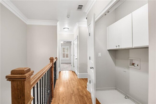 Building Photo - 250 Mystic Ridge Hill
