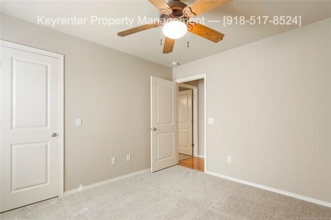Building Photo - 3 Bed | 2 Bath | Jenks