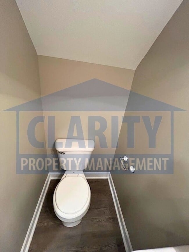 Building Photo - Three-bedroom home in Downtown Cleveland!