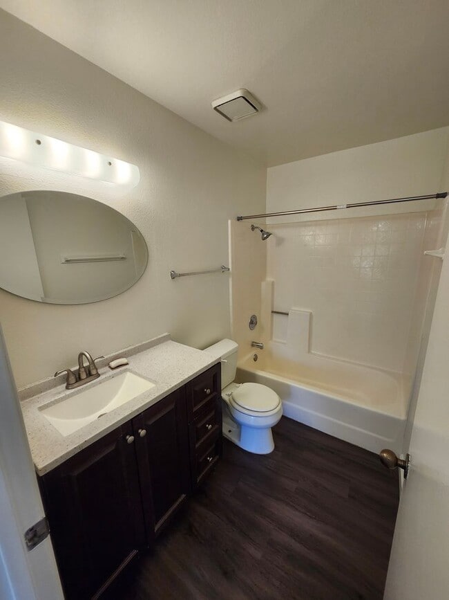 Building Photo - Beautiful 2-Bedroom Condo in Phillips Ranch