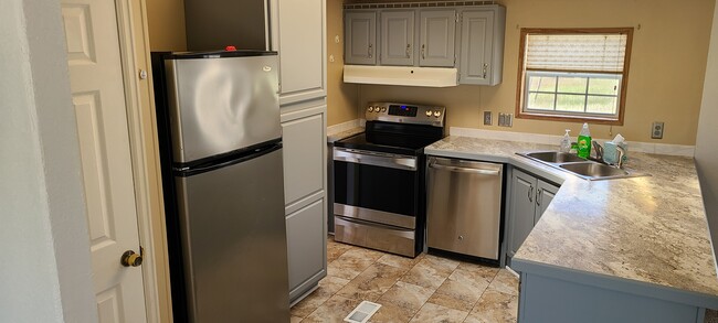 Building Photo - 333 Longbow Dr E