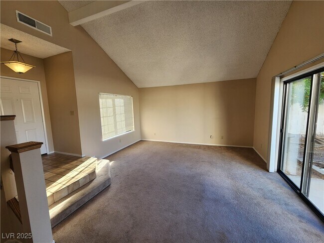 Building Photo - 25 Jensen Dr