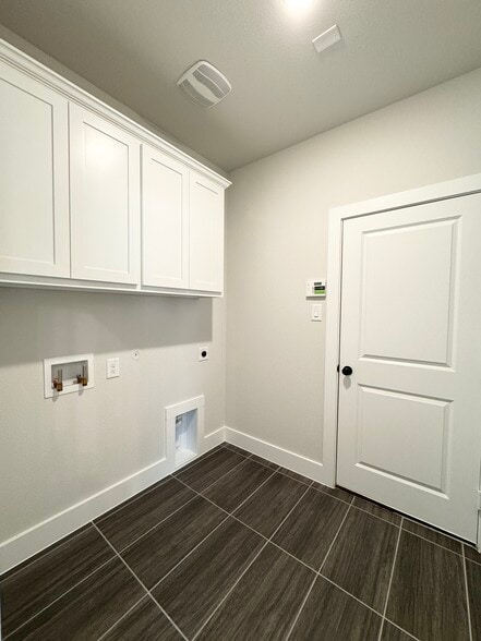 Building Photo - 6113 Tahoe Winds Dr