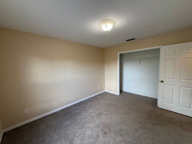 Building Photo - Updated 3BR/2BA Home in Rainbow Park – Pet...