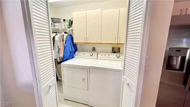 Building Photo - 1640 Atares Dr