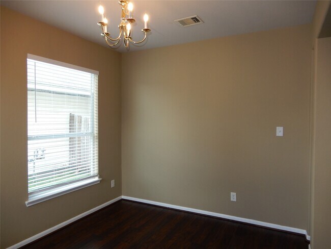 Building Photo - 21126 Field House Ct