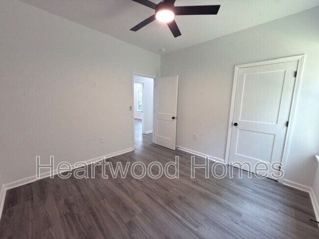 Building Photo - 212 Lincolnshire Blvd
