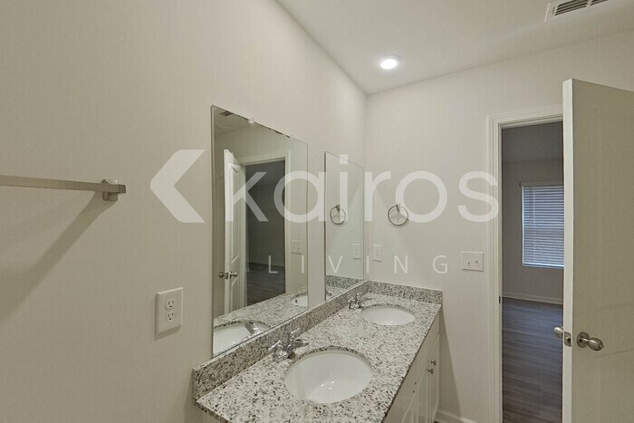 Building Photo - 308 Ironwood Ct