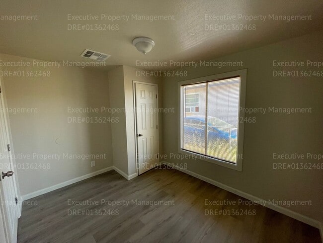 Building Photo - 709 Francis St