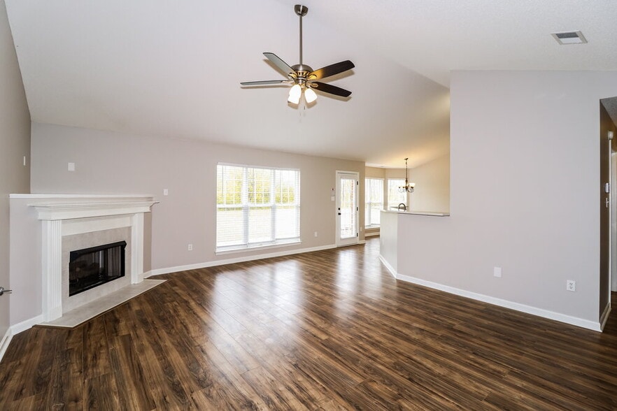 Building Photo - 751 Northwood West Cove