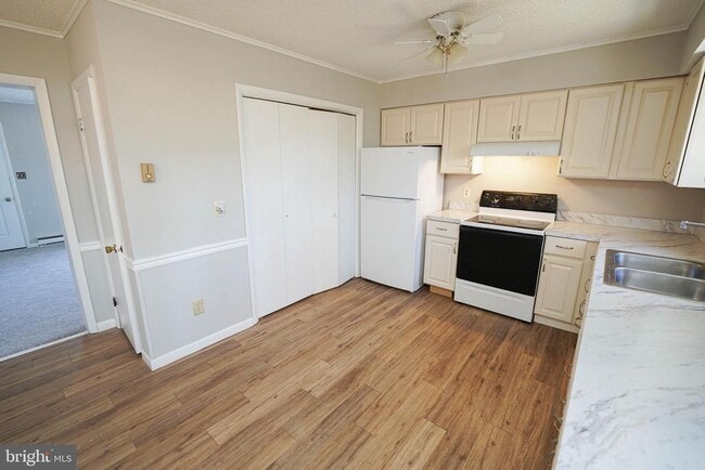 Building Photo - 115 Ridgefield Ln